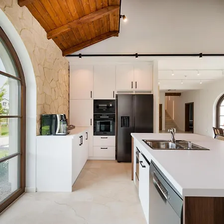 Apartament Maro Winnica *