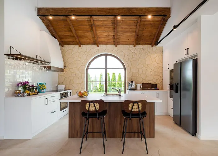 Maro Winnica * Trzebun (Koscierzyna)